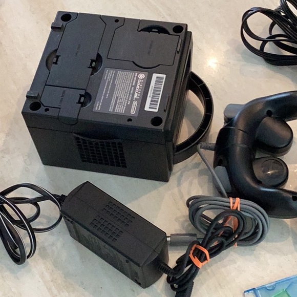 Nintendo GameCube Console & 4 Games Black Wireless Controller Ready To Play - Picture 14 of 16